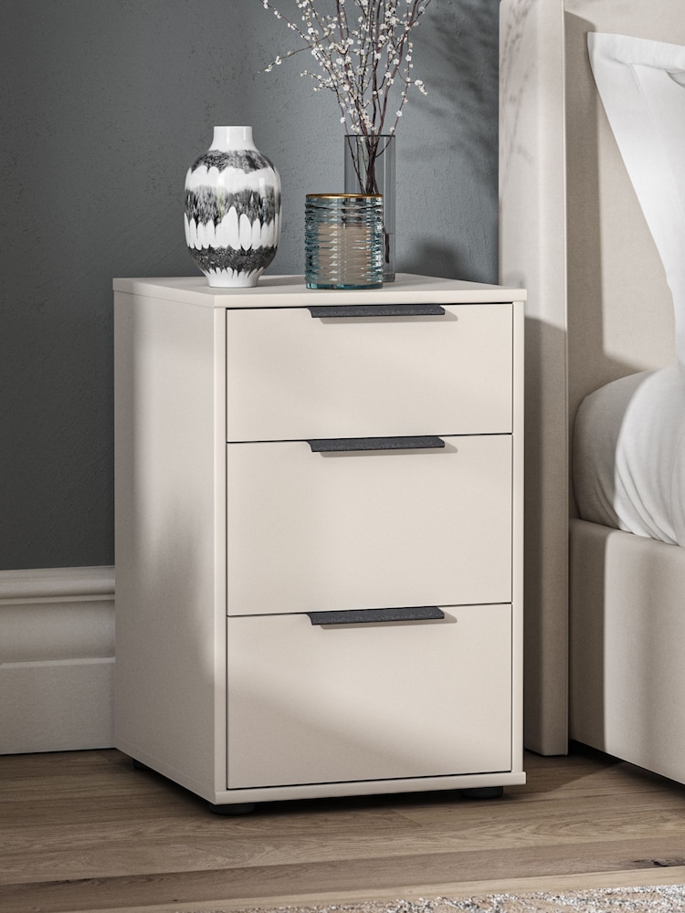 Wiemann Champagne Cream Philadelphia 3 Drawer Bedside Table - Image 1 of 3