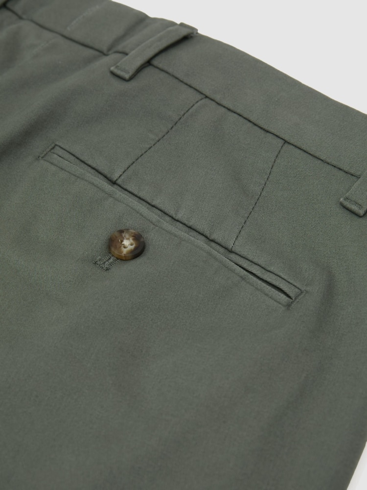 Reiss Sage Green Wicket Modern Fit Cotton Blend Chino Shorts - Image 6 of 6