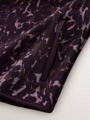 Bordo rdeča z živalskim vzorcem - Print Quarter Zip Fleece - Slika 8 iz 10