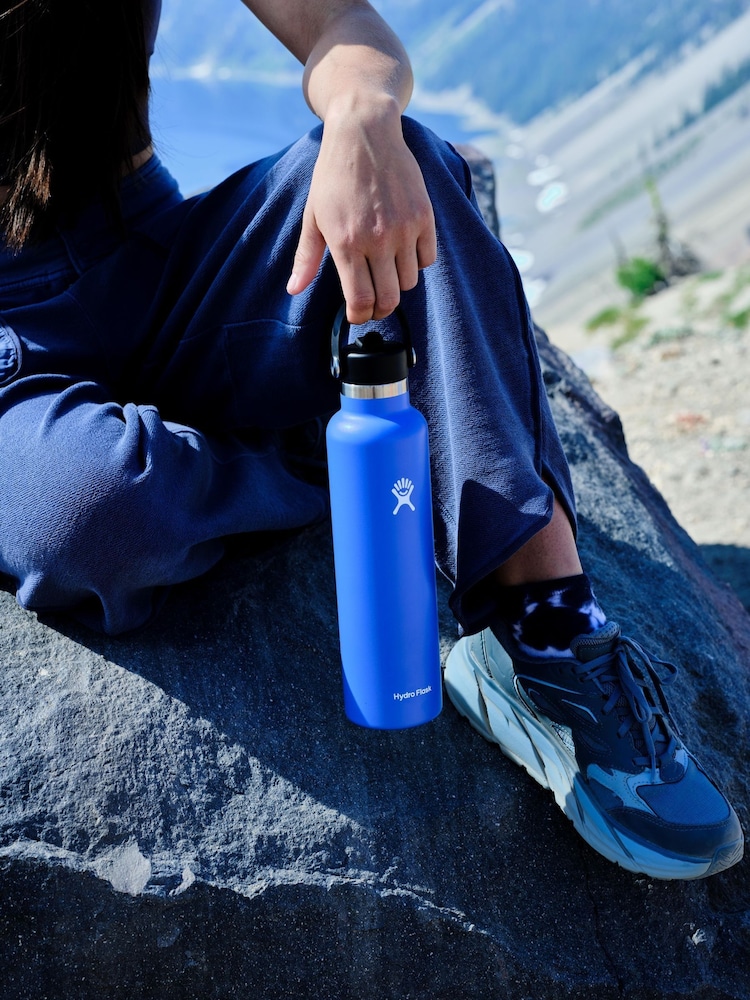 Hydro Flask Surf Standard Flex Straw Cap Bottle 21oz - Image 2 of 6 Hydro Flask Surf Standard Flex Straw Cap Bottle 21oz - Image 2 of 6