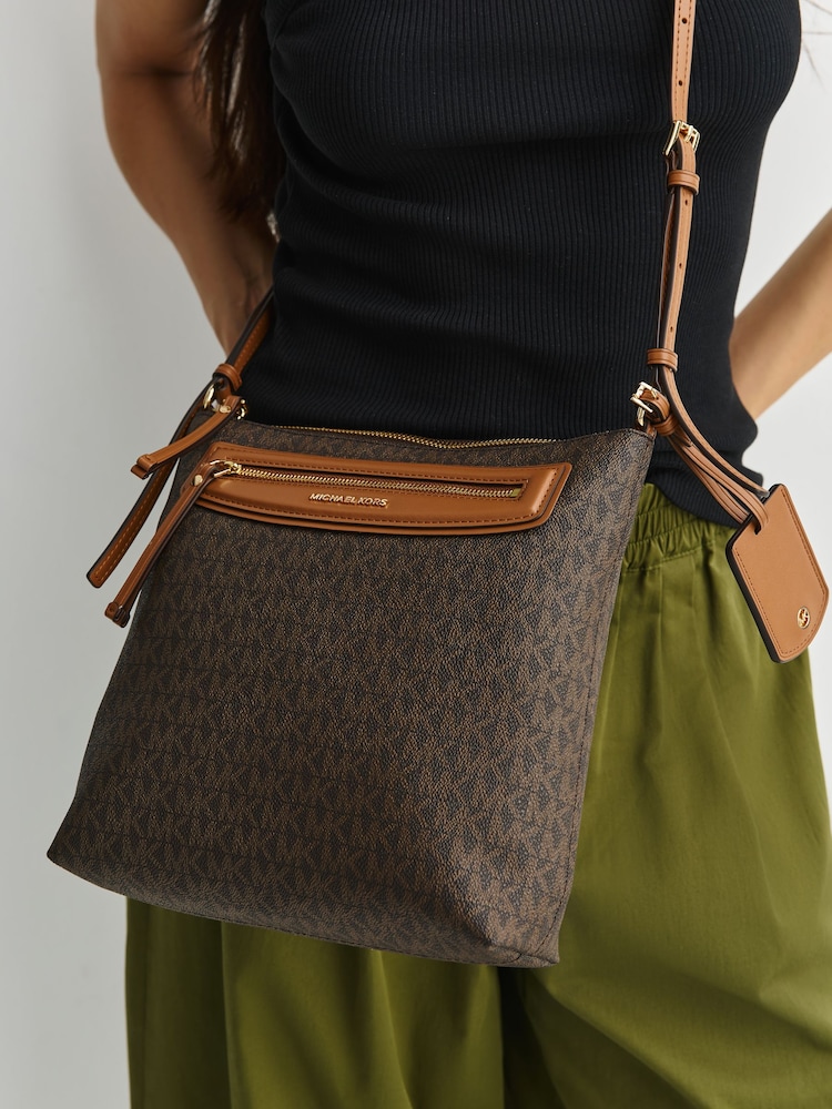 Michael Kors Brown/Acorn Jet Set Travel Large Crossbody Bag - Image 4 of 4