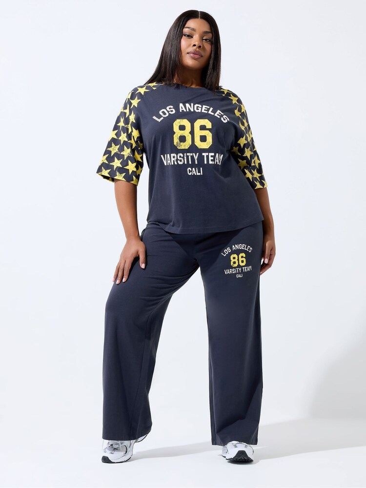 Yours Curve Limited 86 Sport Star Raglan Top - Image 1 de 5