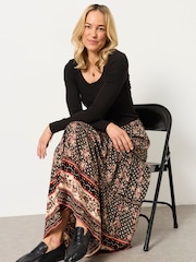 FatFace Jayla Black Linear Sketch Floral Maxi Skirt - Image 5 of 6