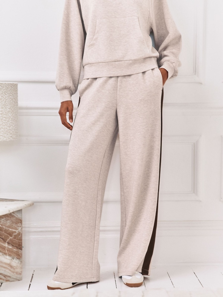 Chelsea Peers Luxe Comfort Scuba Side Stripe Joggers - Slika 1 iz 6 Chelsea Peers Luxe Comfort Scuba Side Stripe Joggers - Slika 1 iz 6