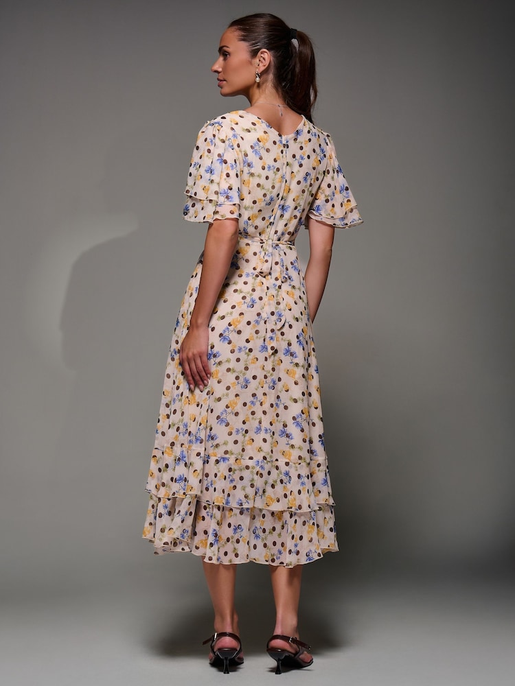 بيج - فستان متوسط الطول من الشيفون بتفاصيل مكشكشة من Jolie Moi - صورة 2 من 6 بيج - فستان متوسط الطول من الشيفون بتفاصيل مكشكشة من Jolie Moi - صورة 2 من 6