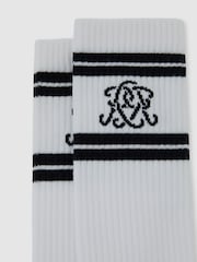 أبيض/أزرق داكن - Reiss Maurice Monogram Cotton-Blend Ribbed Socks - Image 3 of 3