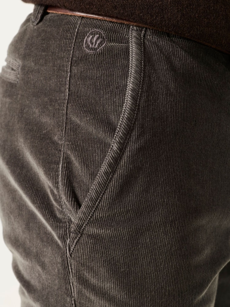 Gris de charbon de bois - Pantalon droit en velours côtelé FatFace - Image 2 de 5 Gris de charbon de bois - Pantalon droit en velours côtelé FatFace - Image 2 de 5