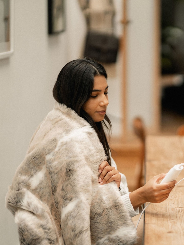 Dreamland Natural Hygge Days Luxury Faux Throw Electric Blanket - Image 2 of 3