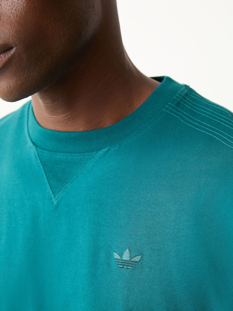 adidas Originals Green Premium Essentials T-Shirt - Image 4 of 4 adidas Originals Green Premium Essentials T-Shirt - Image 4 of 4