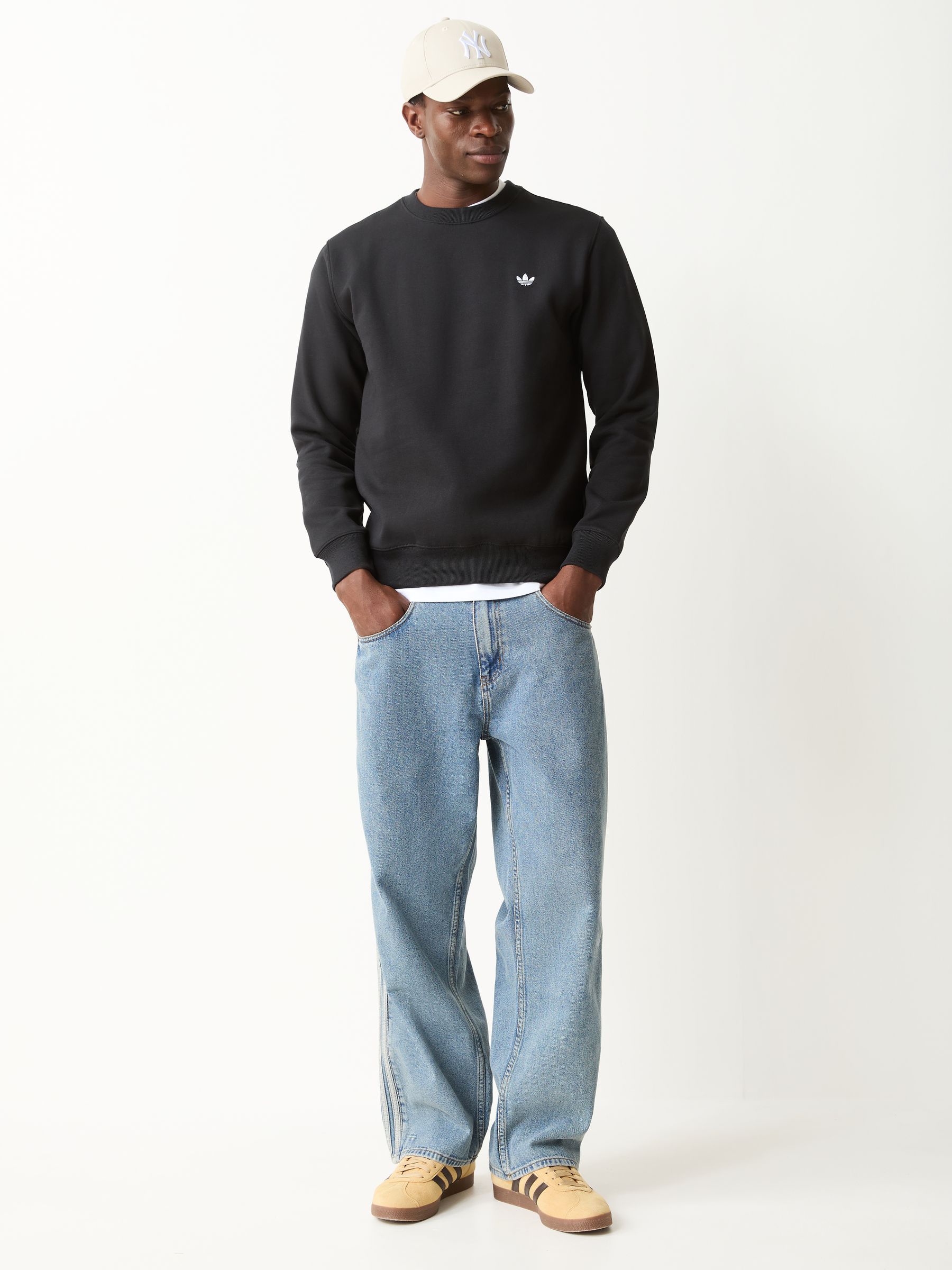 Acquista Nero - adidas Originals - Felpa must-have con Girocollo