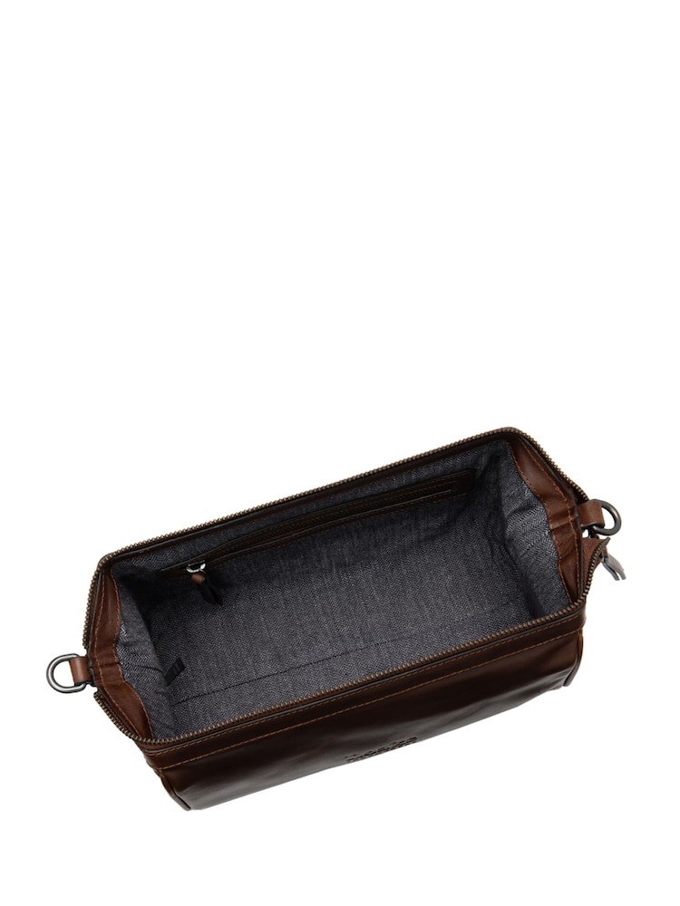 Loake Leather Brown Washbag - Image 2 of 2 Loake Leather Brown Washbag - Image 2 of 2