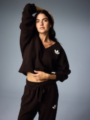adidas Originals Brown Essential Knit V-Neck Jumper - Image 3 of 7