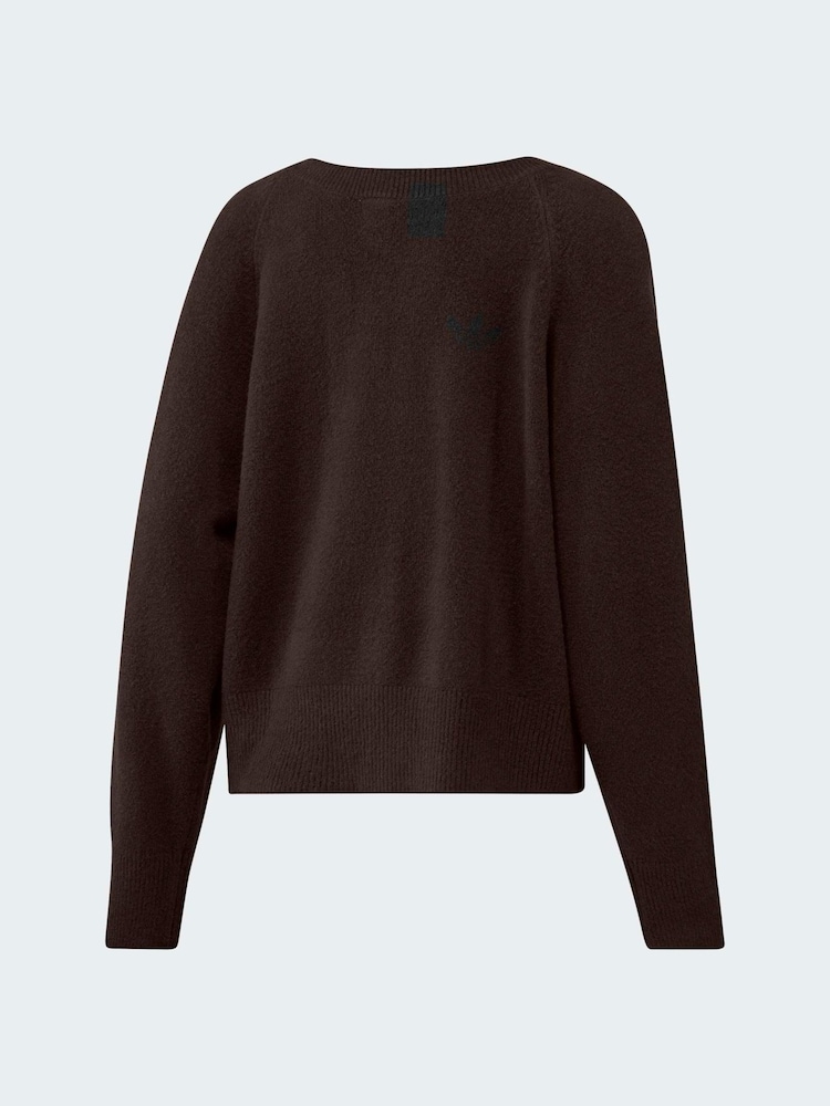 adidas Originals Brown Essential Knit V-Neck Jumper - Image 7 of 7 adidas Originals Brown Essential Knit V-Neck Jumper - Image 7 of 7
