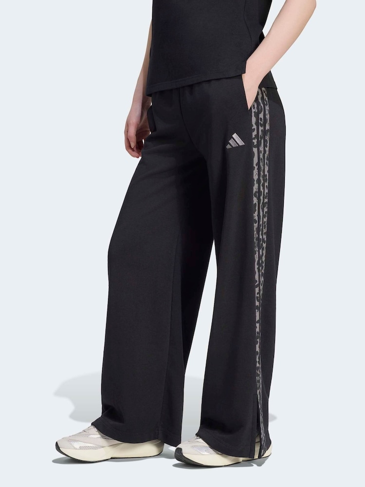 Schwarz/Animalprint - adidas 3-Stripes French Terry Joggers - Bild 2 von 6