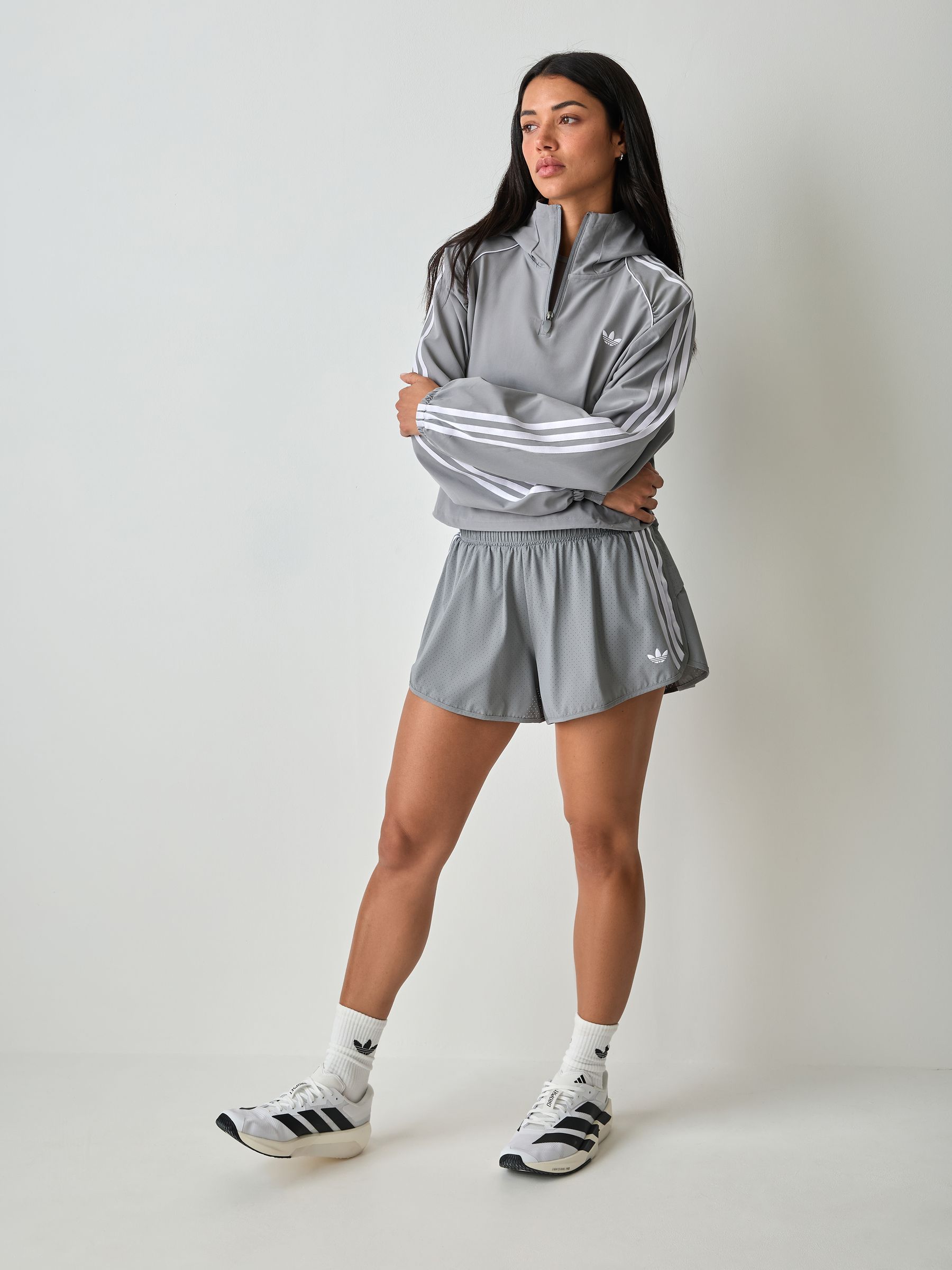  アディダス グレー　スクバ アディダス グレー スクバ adidas（アディダス）の「adidas アディダス