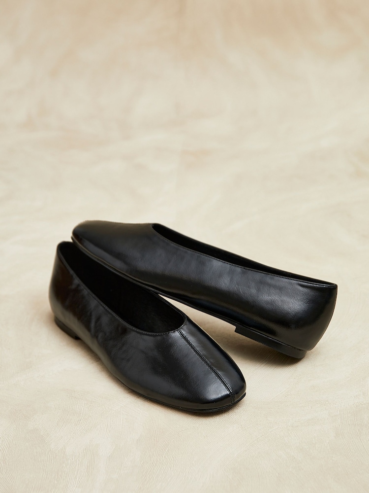 Linzi Black Structure Square Toe Ballet Flats With Top Stitching - Image 6 of 6 Linzi Black Structure Square Toe Ballet Flats With Top Stitching - Image 6 of 6