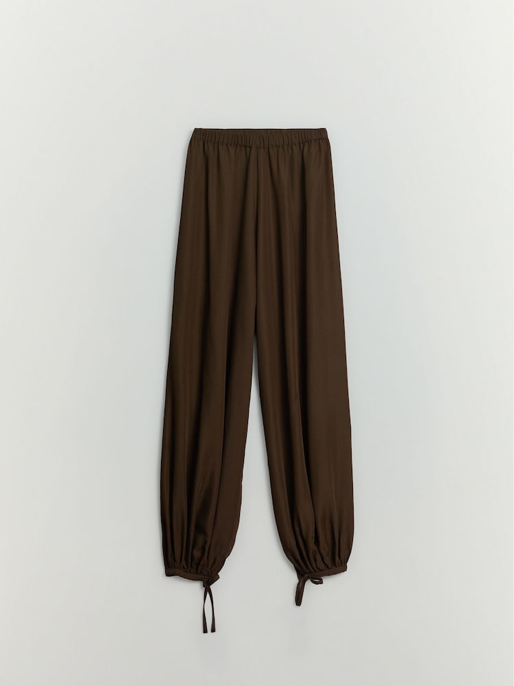Fluid Ballon Trousers With Scarf - Imagen 7 de 7 Fluid Ballon Trousers With Scarf - Imagen 7 de 7