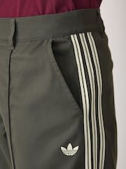 卡其綠色 - adidas Originals Tailored Trousers - 圖片 4，共 5