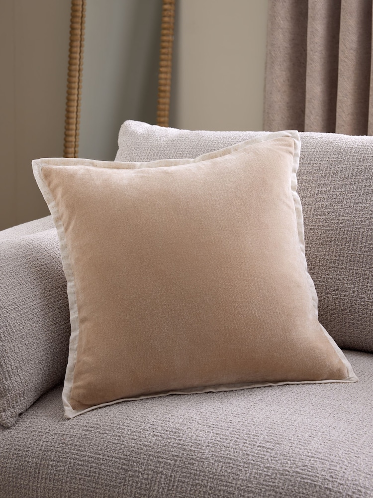 Loxley Cushion - Imagem 1 de 4 Loxley Cushion - Imagem 1 de 4