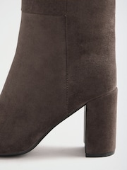 Grau - Lipsy Faux Suede Mid Block Heel Smart Knee High Long Boots - Bild 5 von 7