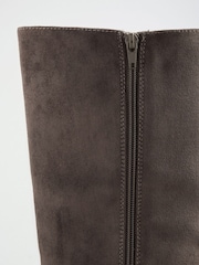 Grau - Lipsy Faux Suede Mid Block Heel Smart Knee High Long Boots - Bild 7 von 7