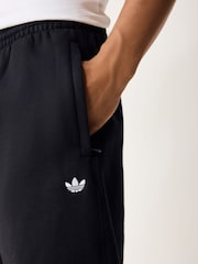 Черный - Шорты Adidas Original Essentials - Изображение 4 4
