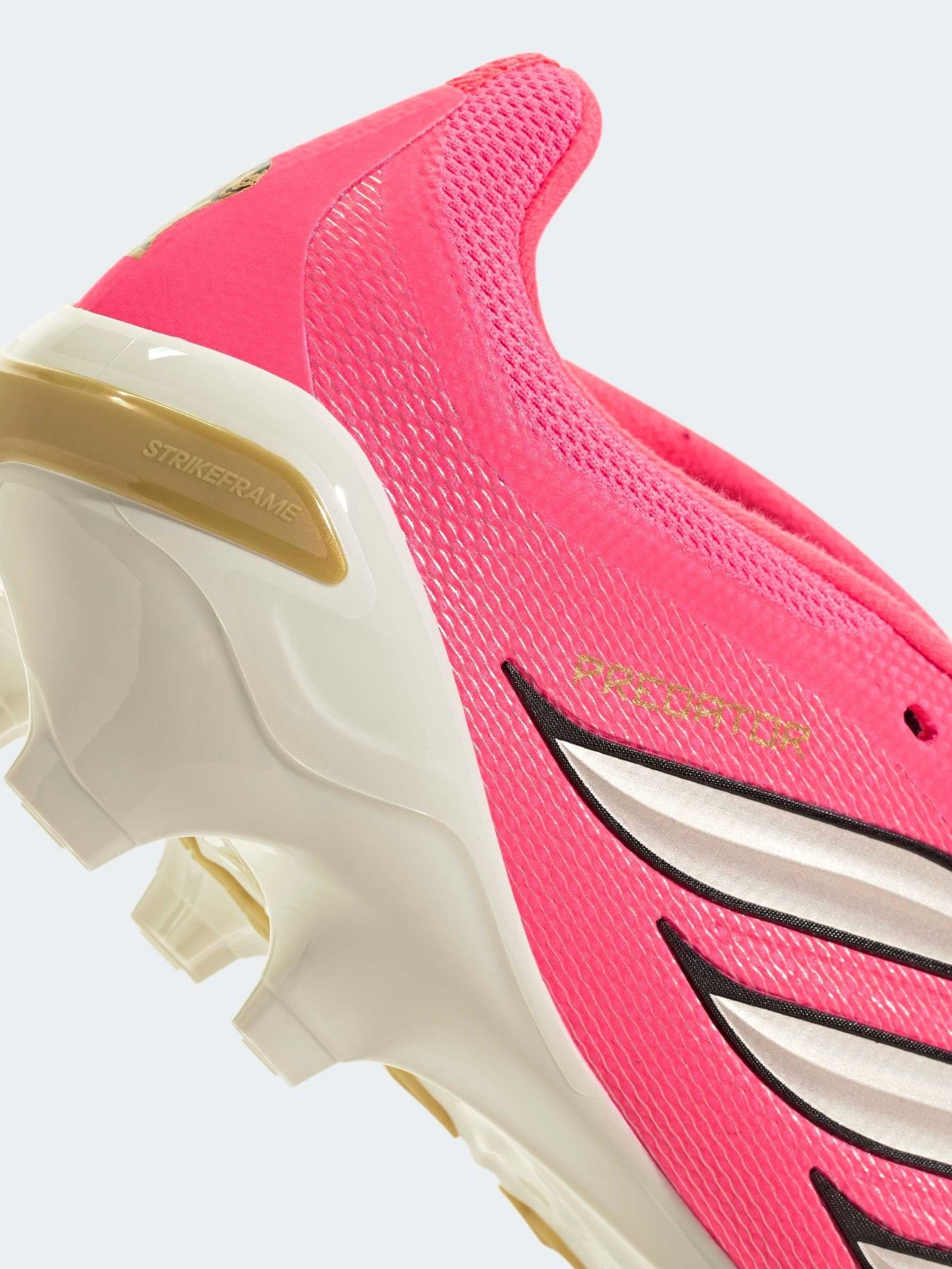Next：日本 ピンク - adidas Predator League フォールドオーバータン