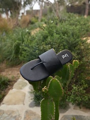 Negro - Linzi Amara Toe Post Flat Sandals - Imagen 2 de 6