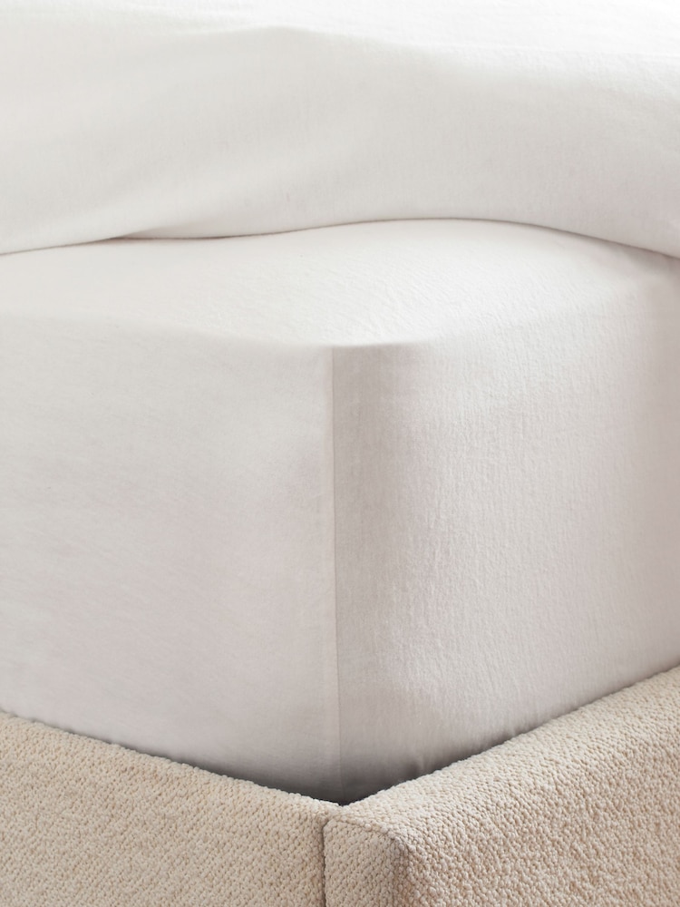 White Brushed Cotton Supersoft Fitted Sheet - Image 2 of 2 White Brushed Cotton Supersoft Fitted Sheet - Image 2 of 2
