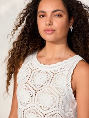 白色 - 鉤針編織花卉風背心 - 圖片 5，共 8