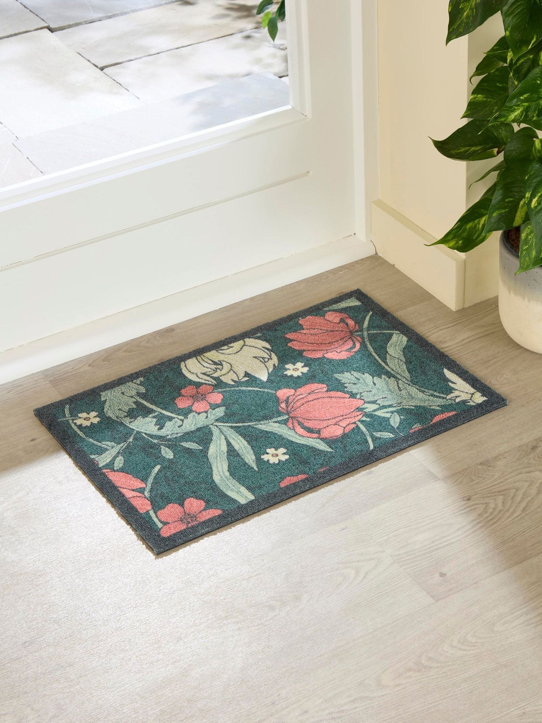 Artsy Mats Unisex Green William Morris Rose Indoor Washable Doormat - Image 1