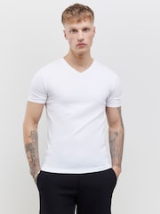 River Island Muscle Fit V-Neck Cotton Jersey T-Shirts 2 Pack - Imagen 4 de 6