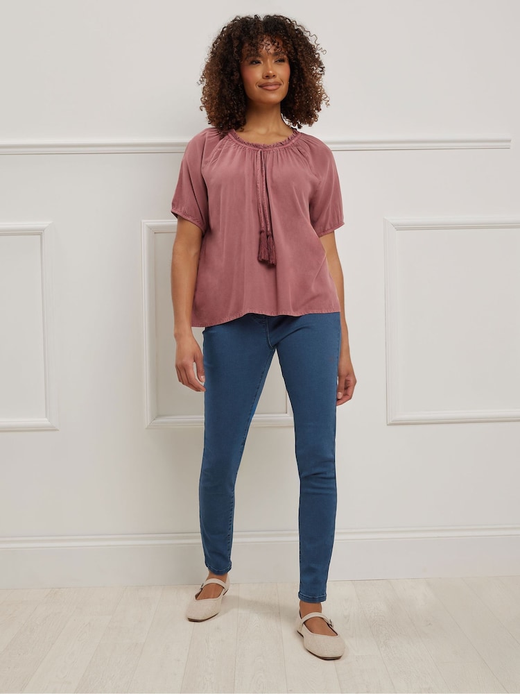 M&Co Blue Mid Wash Stretch Jeggings - Image 2 of 4 M&Co Blue Mid Wash Stretch Jeggings - Image 2 of 4