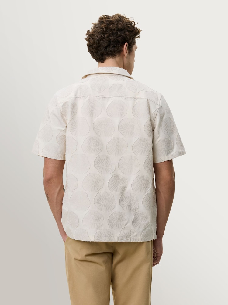Les Deux White Dahlia Jacquard Short Sleeve Shirt - Image 2 of 6