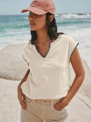 白色 - Bubblehem Notch Neck Whipstitch Short Sleeve Top - 圖片 2/6