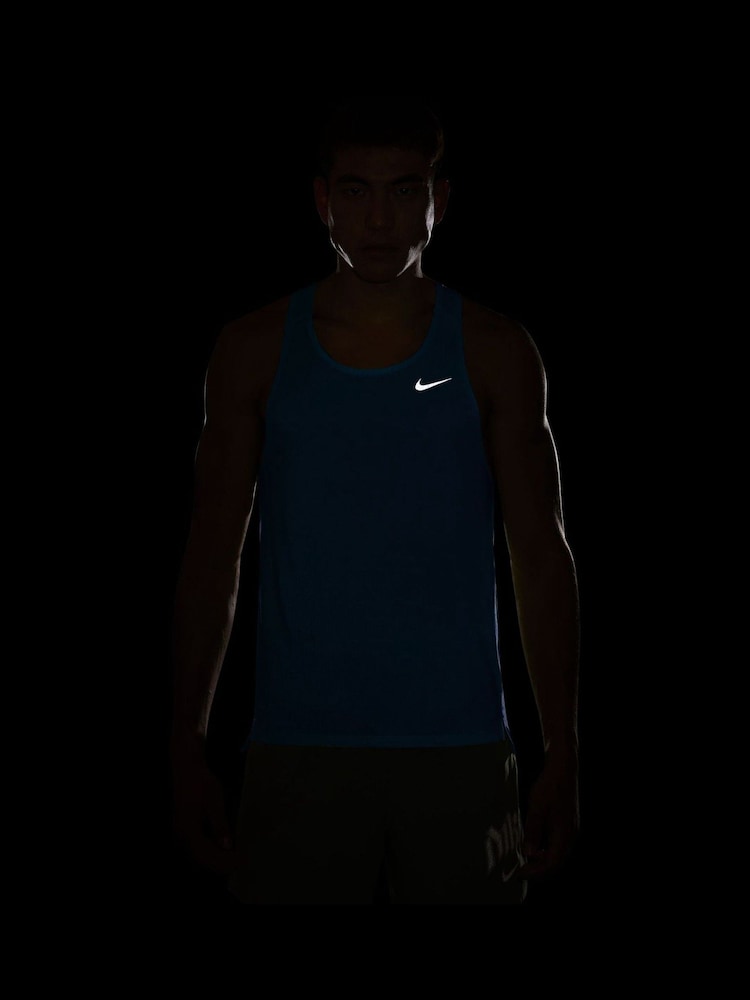 Nike Current Blue Fast Dri-FIT Running Singlet Vest - Image 4 of 4 Nike Current Blue Fast Dri-FIT Running Singlet Vest - Image 4 of 4
