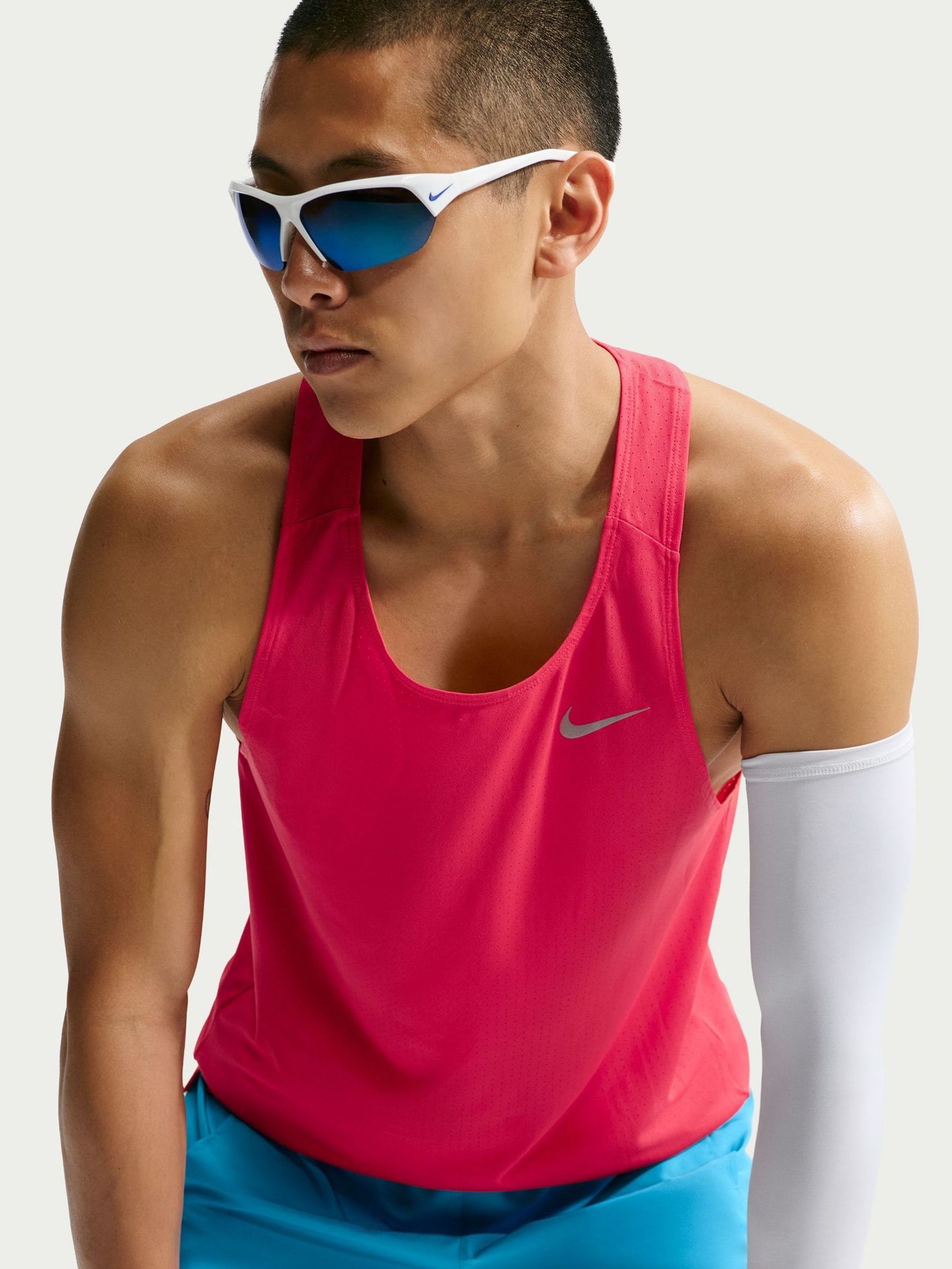 Next：日本 レッド - Nike Fast Dri-FIT ランニングシングレットタンク
