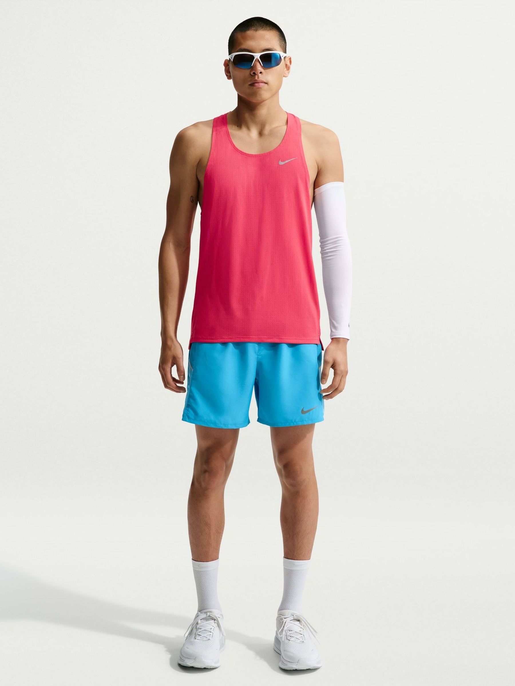 Next：日本 レッド - Nike Fast Dri-FIT ランニングシングレットタンク