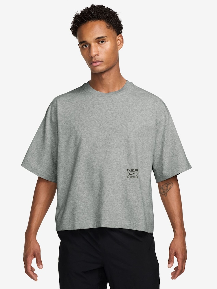 Gris humo - Camiseta de entrenamiento de manga corta Nike Dri-FIT - Imagen 1 de 3