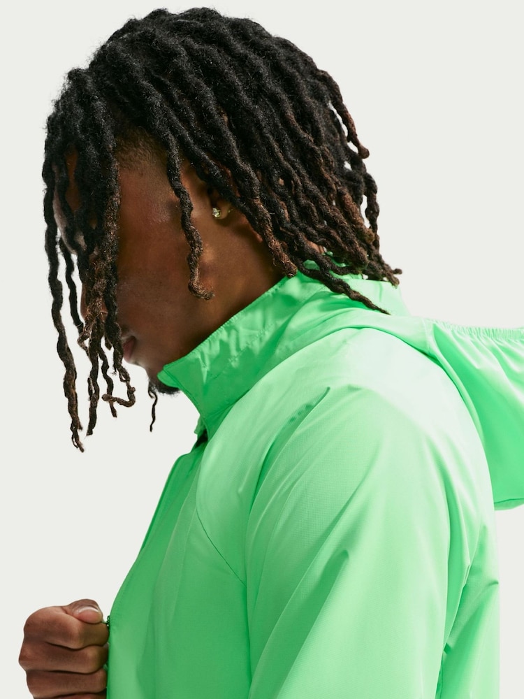Illusjonsgrønn - Nike Miler UV Repel Jakke - Bilde 6 av 6
