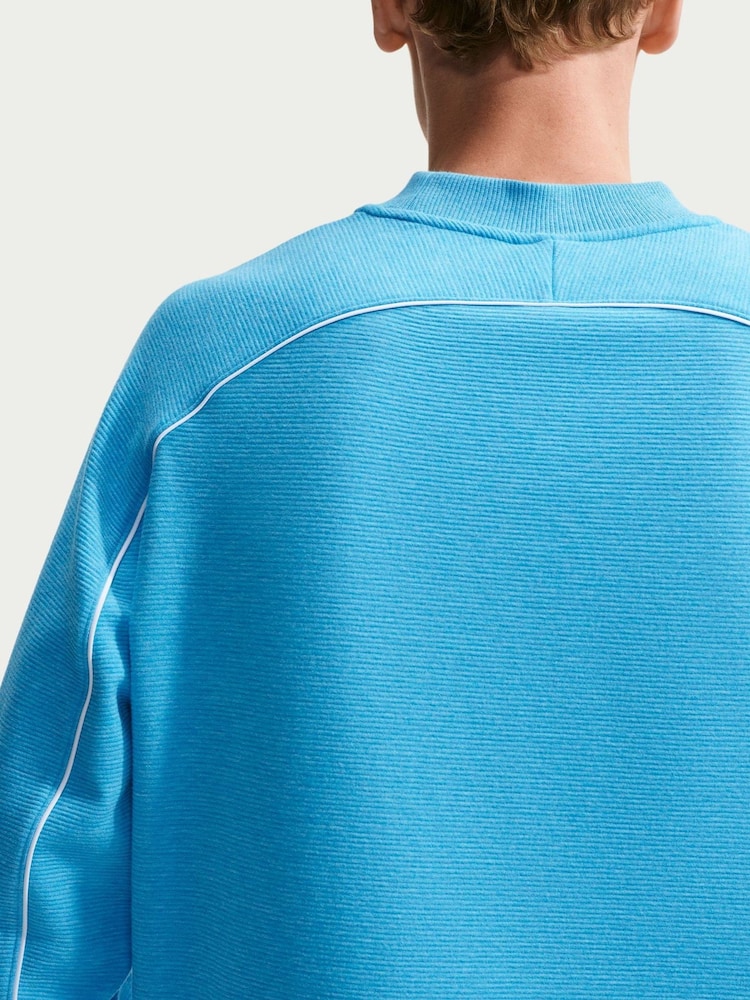 Nike Blue Par 5 Therma-FIT Golf Crew Neck Sweat Top - Image 3 of 3 Nike Blue Par 5 Therma-FIT Golf Crew Neck Sweat Top - Image 3 of 3