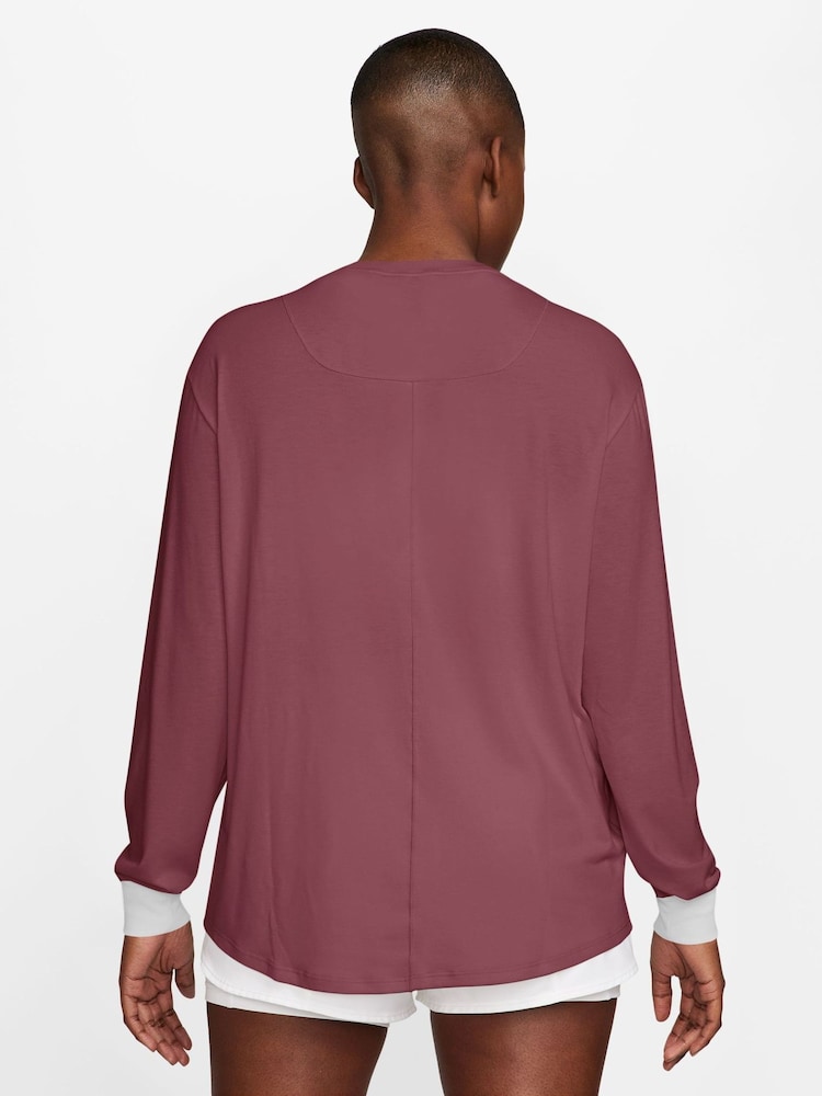Humo rosa - Top de manga larga One Relaxed Dri-FIT de Nike - Imagen 2 de 3