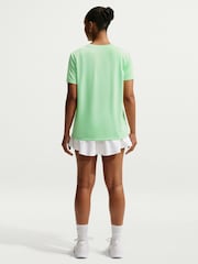 أخضر - تي شيرت Dri-FIT من Nike - صورة 2 من 5