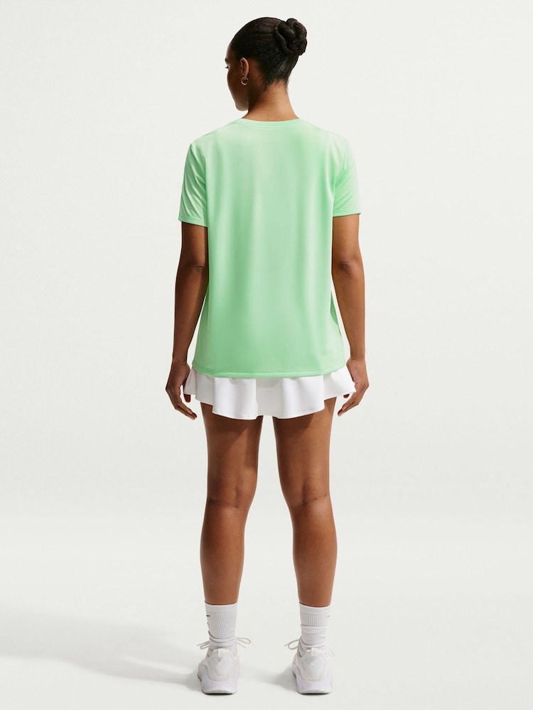 أخضر - تي شيرت Dri-FIT من Nike - صورة 2 من 5 أخضر - تي شيرت Dri-FIT من Nike - صورة 2 من 5