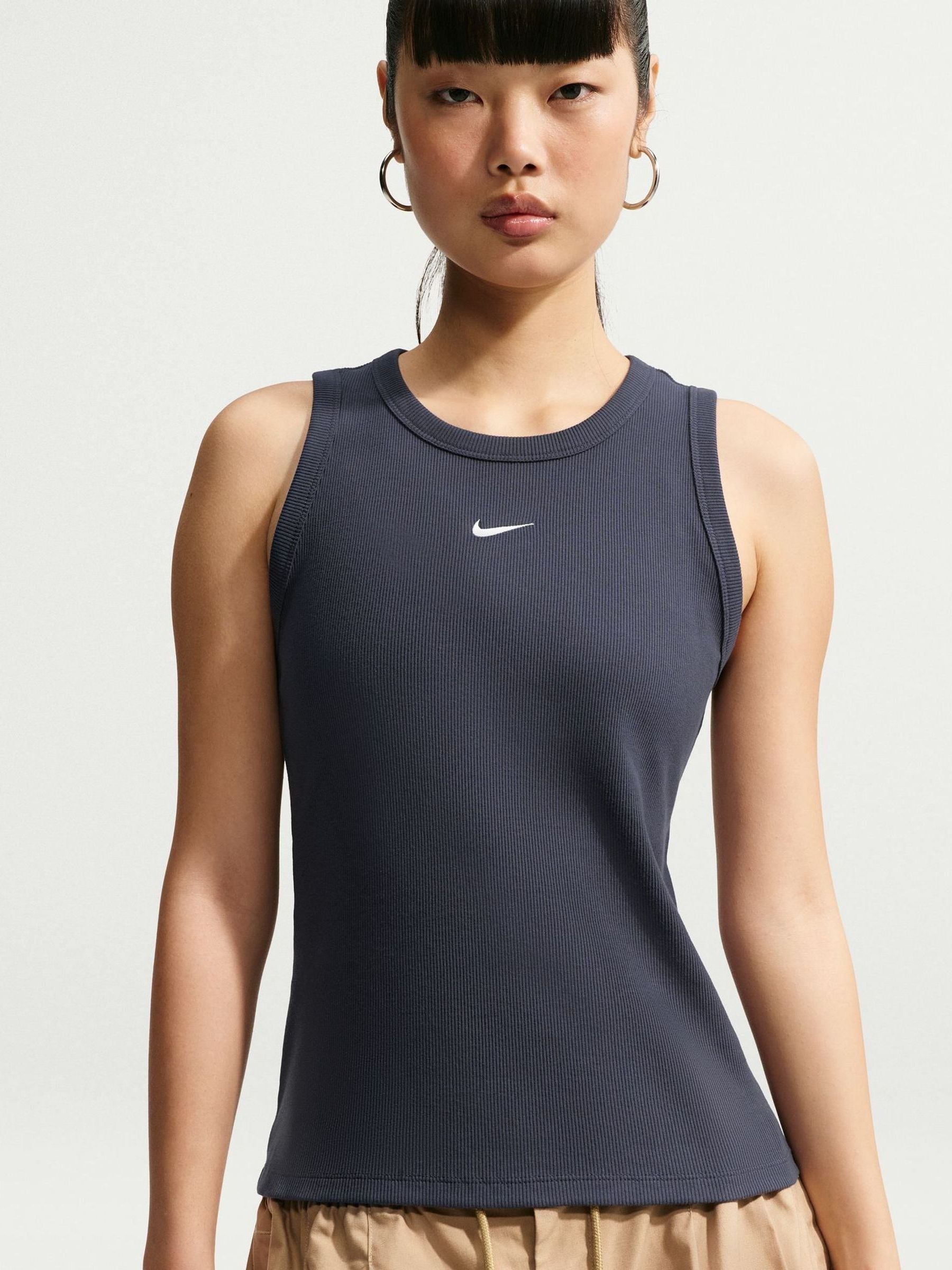 Next：日本 グリッドアイアン グレー - Nike リブ編み レーサーバック