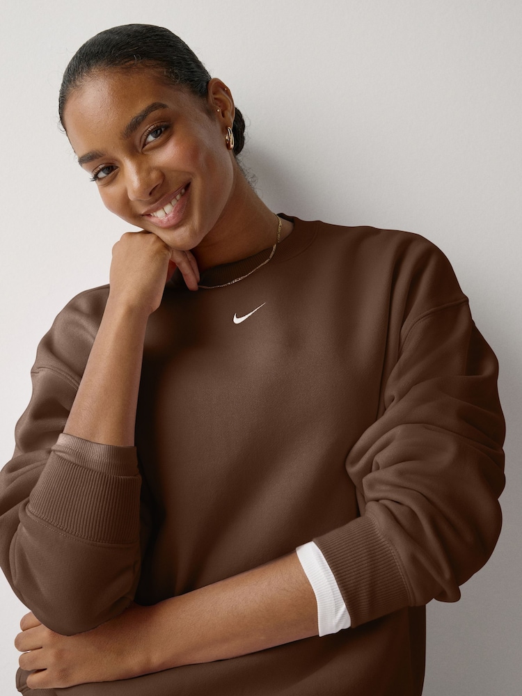 Cacao Wow Brown - Nike Studio Fleece Oversized Rund hals Sweatshirt - Bild 4 av 4