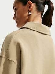 Estilo paracaidista beis natural - Camiseta corta extragrande de felpa Nike Studio - Imagen 6 de 7