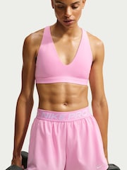 وردي متدرّج - حمَّالة صدر رياضية مبطّنة بدعم خفيف بحمَّالات Indy من Nike - Image 3 of 5