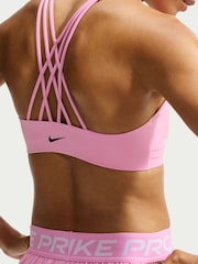 وردي متدرّج - حمَّالة صدر رياضية مبطّنة بدعم خفيف بحمَّالات Indy من Nike - Image 4 of 5