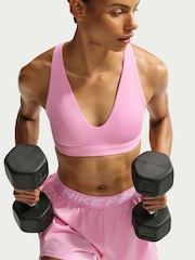 وردي متدرّج - حمَّالة صدر رياضية مبطّنة بدعم خفيف بحمَّالات Indy من Nike - Image 5 of 5
